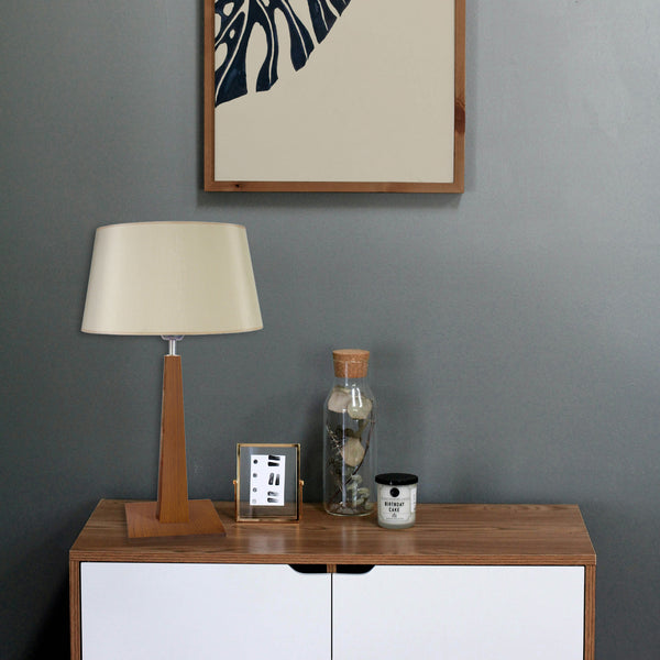 Lampe a poser TOSEL THOR,bois, tissu , H56xD30xP30  cm.