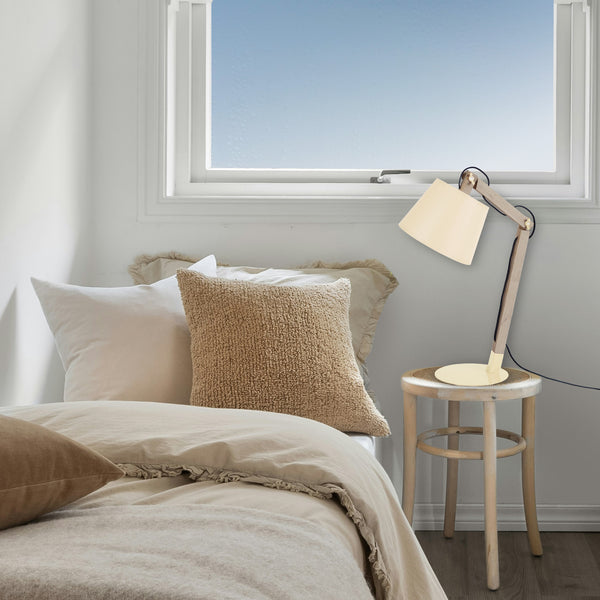 Lampe de bureau TOSEL JUKKA,bois , H68xD28xP28  cm.